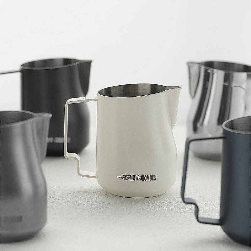 MHW-3Bomber P6006W Süt Potu Pitcher, Paslanmaz Çelik, 450 ml, Beyaz - 2