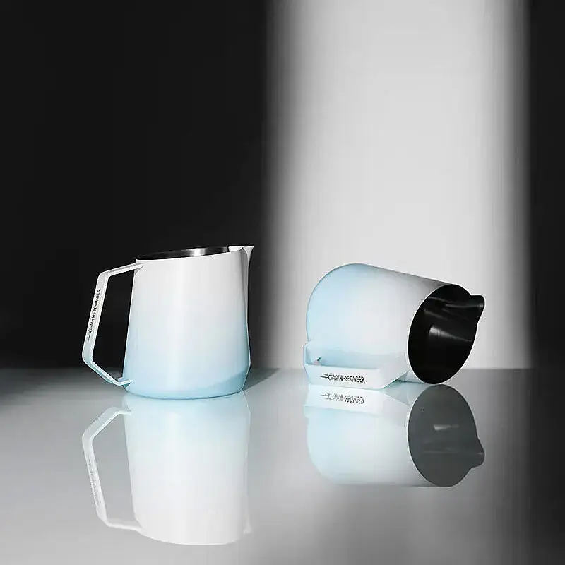 MHW-3Bomber P6847BL Süt Potu Pitcher, Paslanmaz Çelik, 600 ml, Mavi Beyaz - MHW-3Bomber (1)