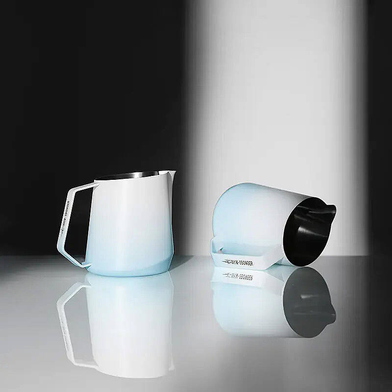 MHW-3Bomber P6847BL Süt Potu Pitcher, Paslanmaz Çelik, 600 ml, Mavi Beyaz - 2